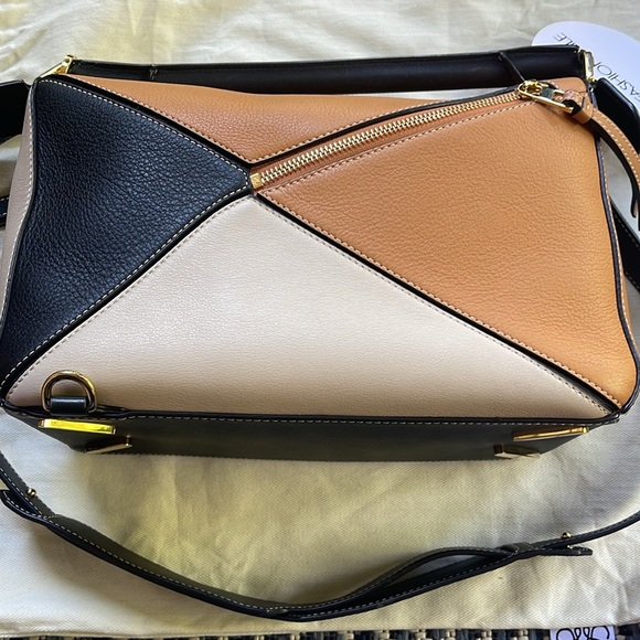 EUC LOEWE Medium Original Puzzle in Rare, HTF Black, Amber & Light Oat w/ Feet! - Picture 14 of 16